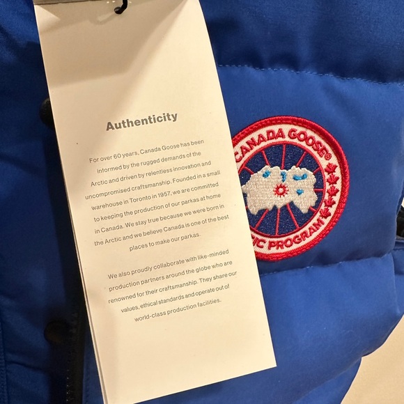 Canada Goose Freestyle Vest. New With Tags. Never Worn. - Picture 5 of 6